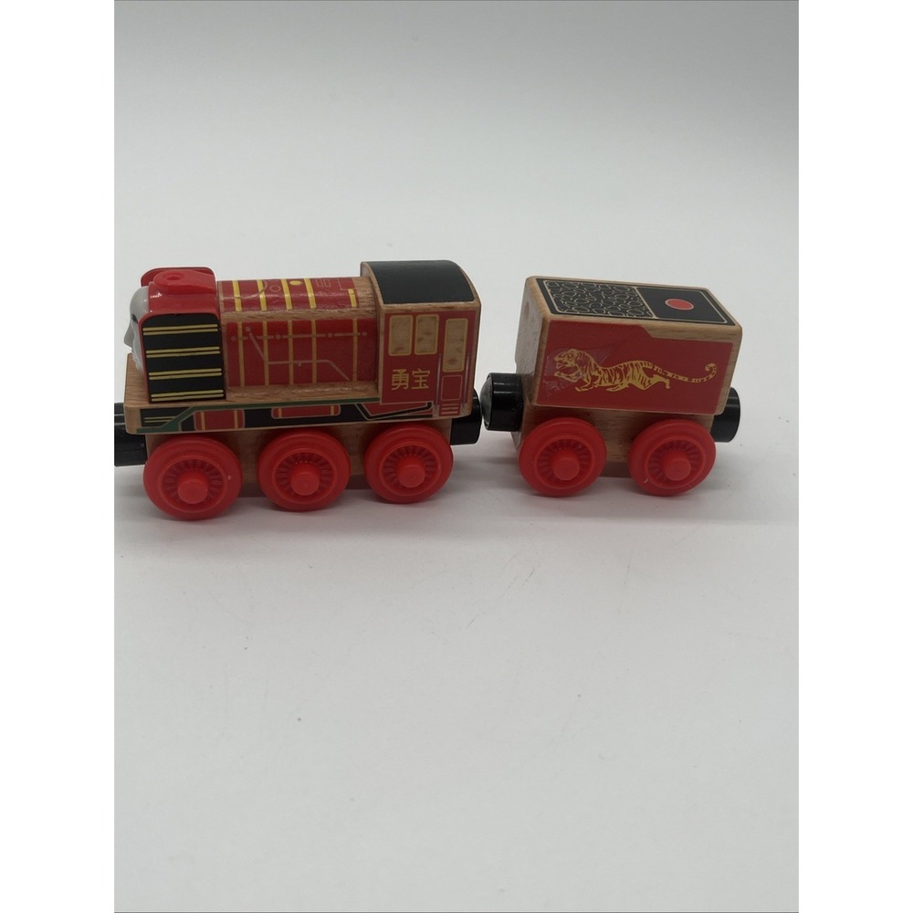RARE Thomas & Friends Wood Yong Bao Engine & Tender Set (FHM51) - 2019